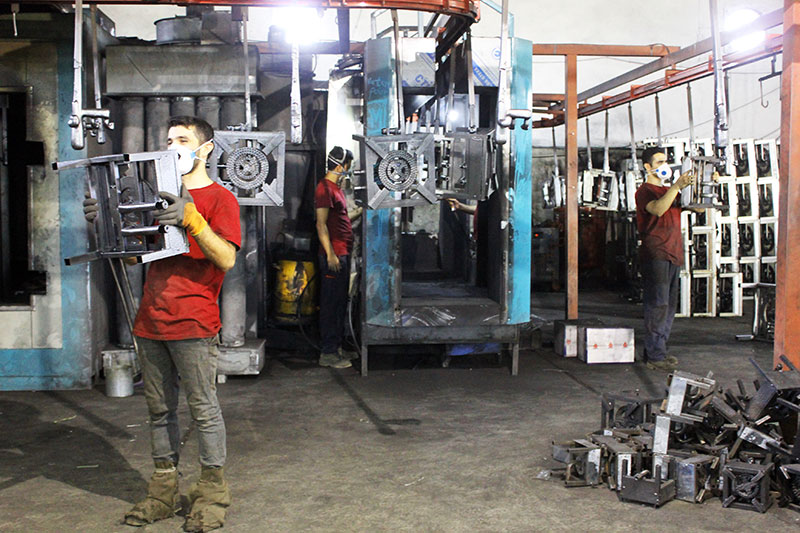 کارکنان در حال کار