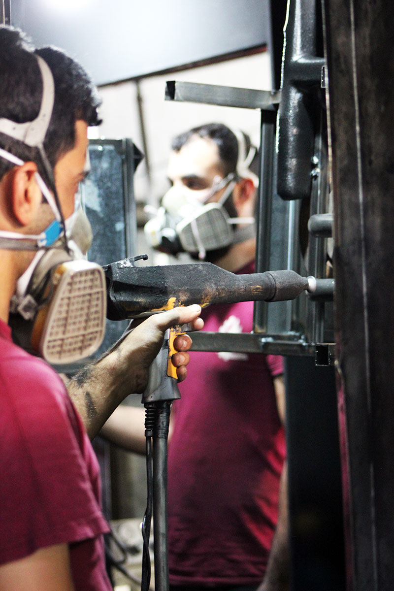 کارکنان در حال کار